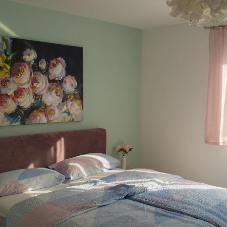Geraeumige Ferienwohnung In Kindelbrueck Fuer Bis Zu 4 Personen - Barriefrei Bagian luar foto