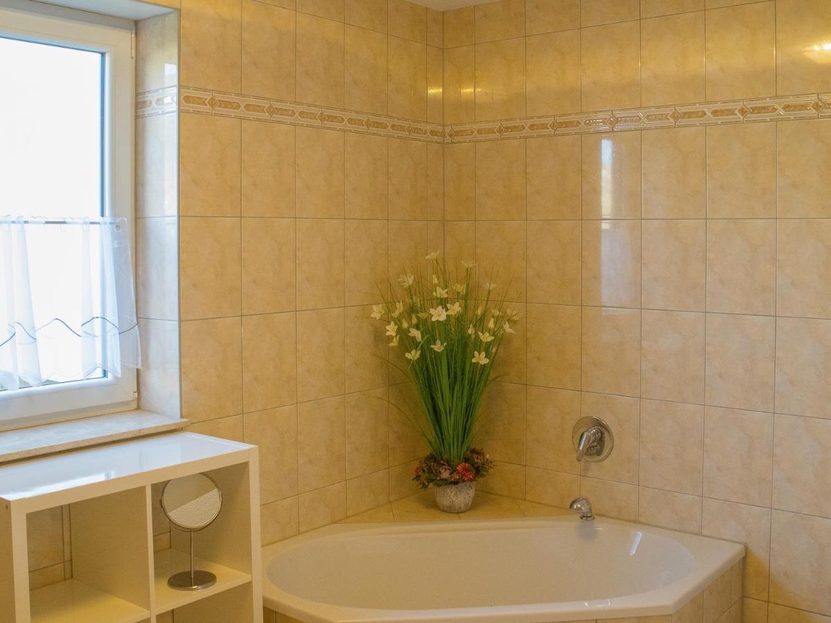 Geraeumige Ferienwohnung In Kindelbrueck Fuer Bis Zu 4 Personen - Barriefrei Bagian luar foto